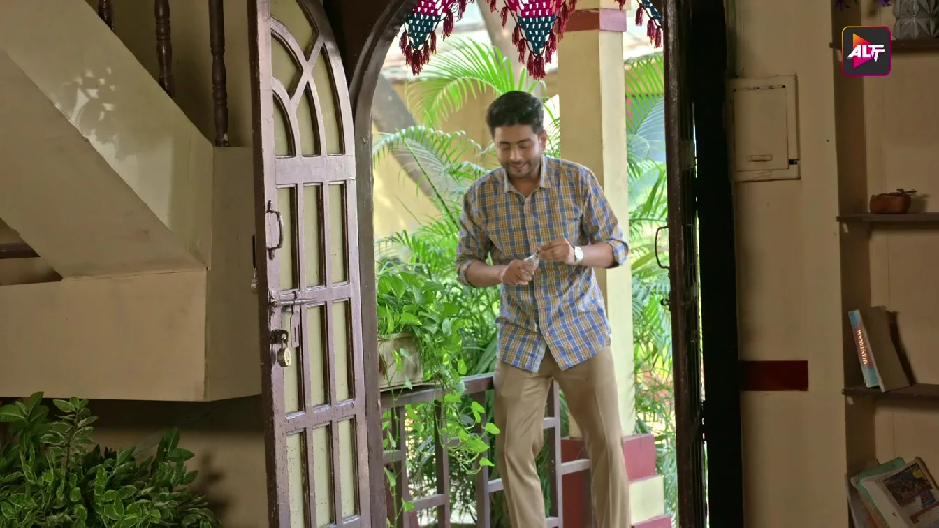 Utha Patak S04 E07-08 AltBalaji
